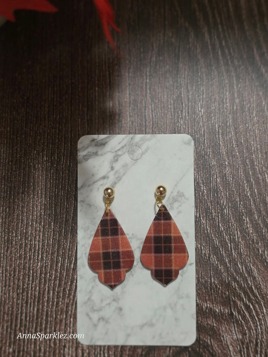 Orange Plaid Tidings Dangle Earrings 🧡 Scalloped Teardrop Fall Plaid